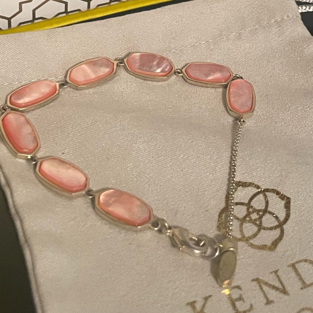 Kendra Scott Millie Peach Mother of Pearl Gold Chain Bracelet